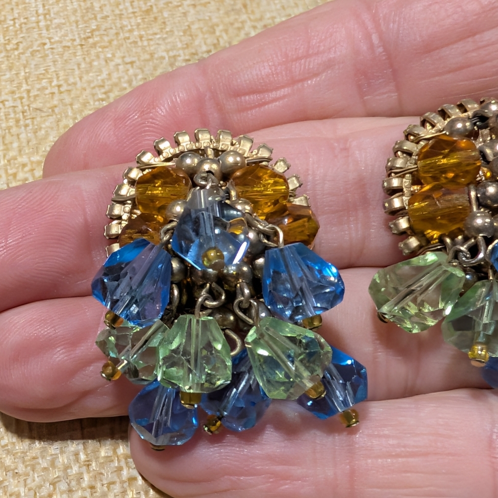 Vintage Mid Century Colorful Beaded Retro Clip On Earrings - Picture 2 of 7